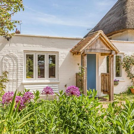Pass The Keys Charming Apartment Attached To Thatched Cottage Chichester Exteriér fotografie