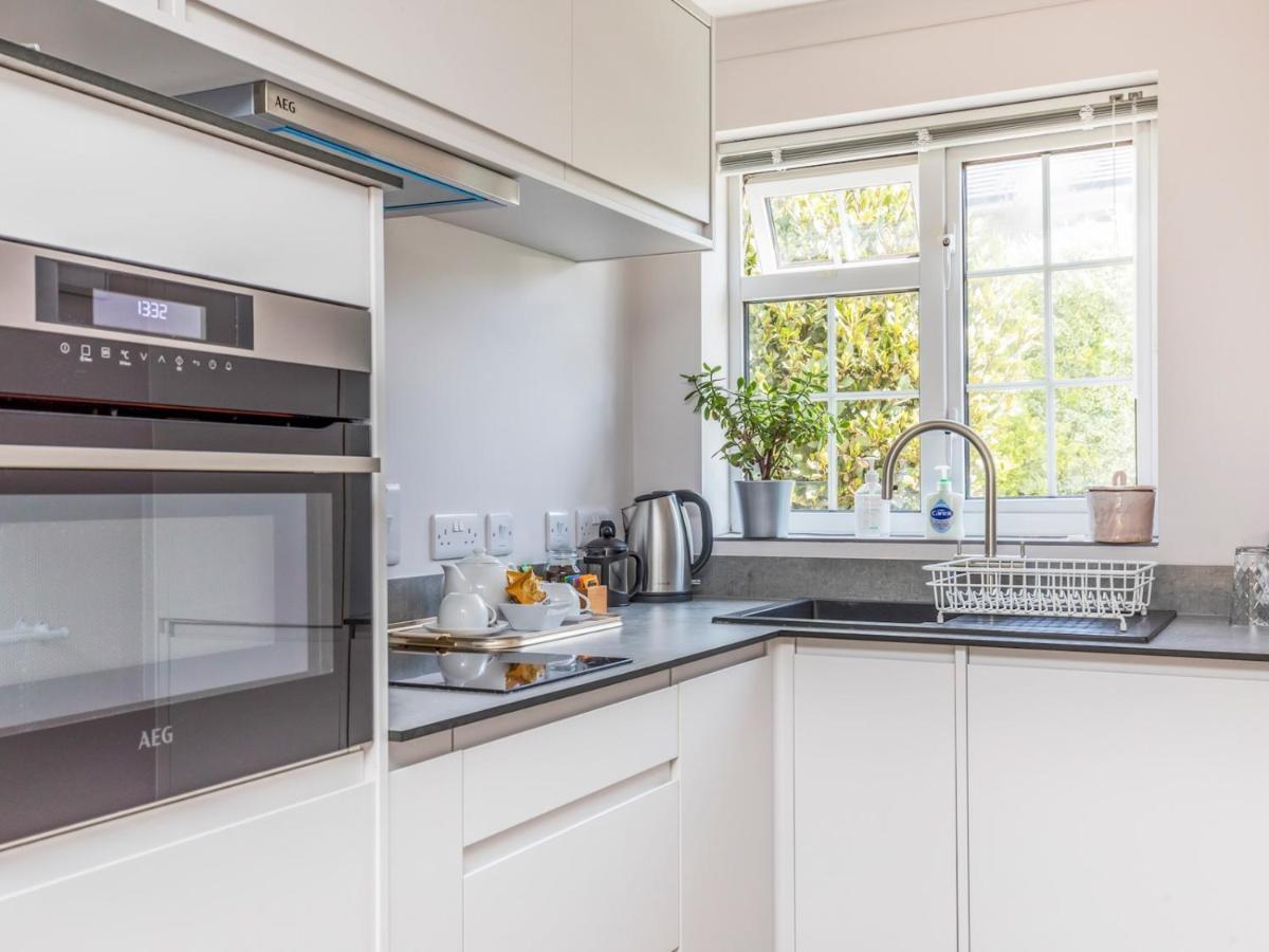 Pass The Keys Charming Apartment Attached To Thatched Cottage Chichester Exteriér fotografie