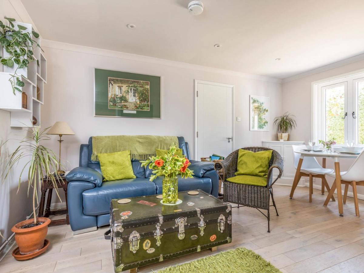 Pass The Keys Charming Apartment Attached To Thatched Cottage Chichester Exteriér fotografie