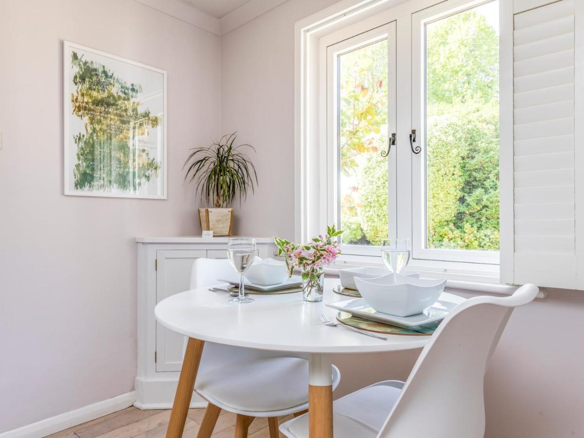 Pass The Keys Charming Apartment Attached To Thatched Cottage Chichester Exteriér fotografie