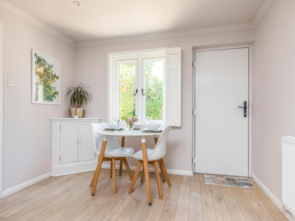 Pass The Keys Charming Apartment Attached To Thatched Cottage Chichester Exteriér fotografie