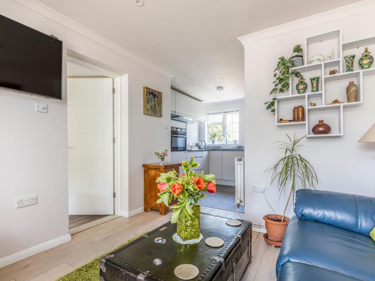 Pass The Keys Charming Apartment Attached To Thatched Cottage Chichester Exteriér fotografie