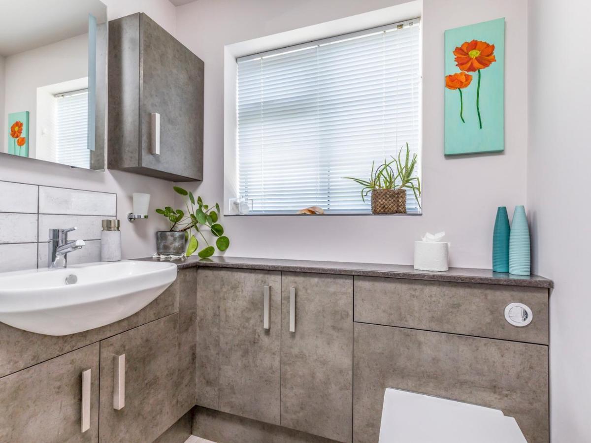 Pass The Keys Charming Apartment Attached To Thatched Cottage Chichester Exteriér fotografie