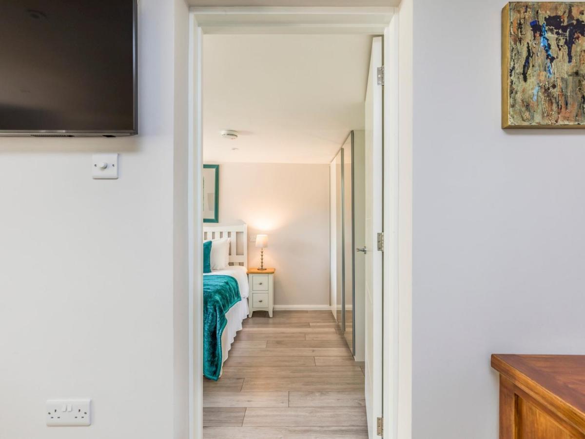 Pass The Keys Charming Apartment Attached To Thatched Cottage Chichester Exteriér fotografie